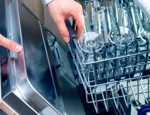 Gläser in der Spülmaschine sauber waschen, das muss beachtet werden.
